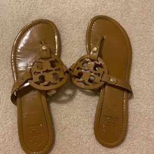 TORY BURCH MILLER SANDALS PATENT LEATHER SIZE 9